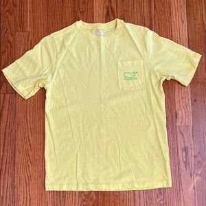 Vineyard Vines T-Shirt with Glow in The Dark Logo Bright Yellow Size L(16) Boys